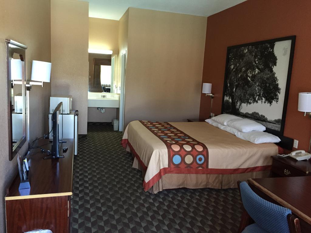 ซูเปอร์ 8 บาย วินด์แฮม บาสทรอป เท็กซัส Motel แบสทร็อป ภายนอก รูปภาพ
