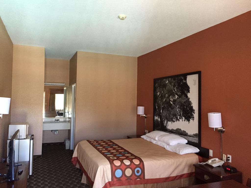 ซูเปอร์ 8 บาย วินด์แฮม บาสทรอป เท็กซัส Motel แบสทร็อป ภายนอก รูปภาพ