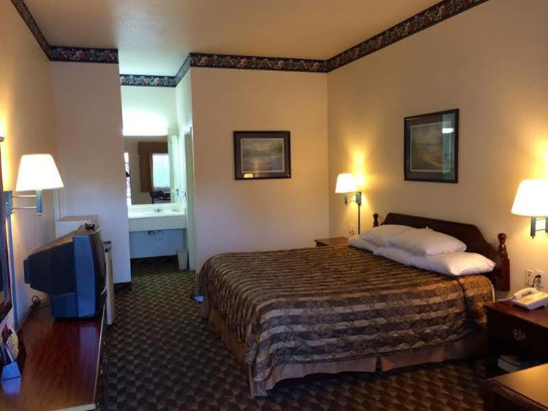 ซูเปอร์ 8 บาย วินด์แฮม บาสทรอป เท็กซัส Motel แบสทร็อป ภายนอก รูปภาพ