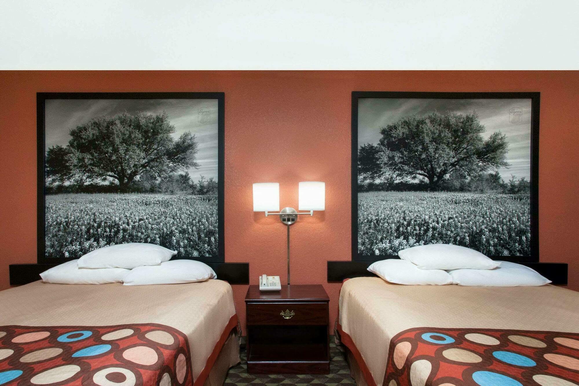 ซูเปอร์ 8 บาย วินด์แฮม บาสทรอป เท็กซัส Motel แบสทร็อป ภายนอก รูปภาพ